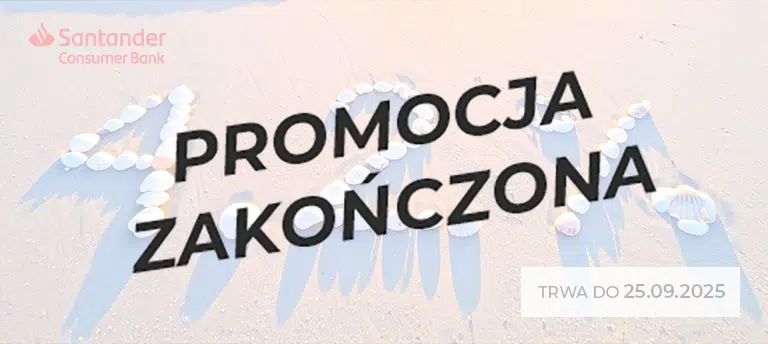 Promocja konta oszczędnościowego Santander Consumer Bank – oprocentowanie 4,2% do 25.09.2025, napis z muszelek na plaży. Po środku napis PROMOCJA ZAKOŃCZONA.
