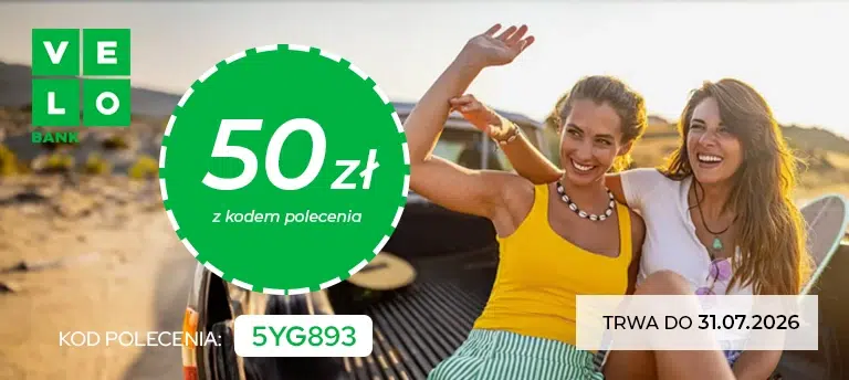 Mobilna grafika VeloBank z premią 50 zł za otwarcie konta z kodem polecenia 5YG893, ważną do 31.07.2026, na tle dwóch kobiet siedzących na pace samochodu.